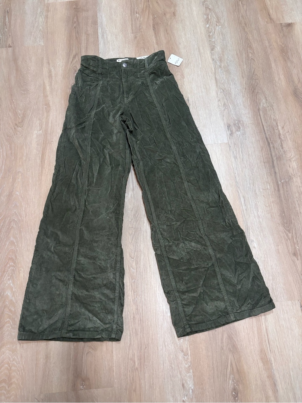 NWT We The Free Green  Wide leg Women Jeans size 27